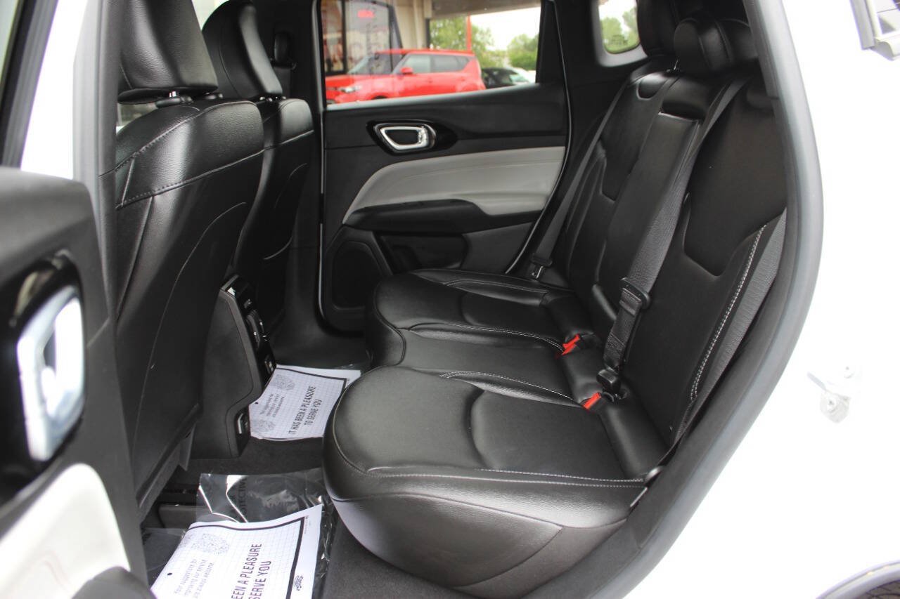 Used 2025 Jeep Compass Limited AWD/4WD image 15