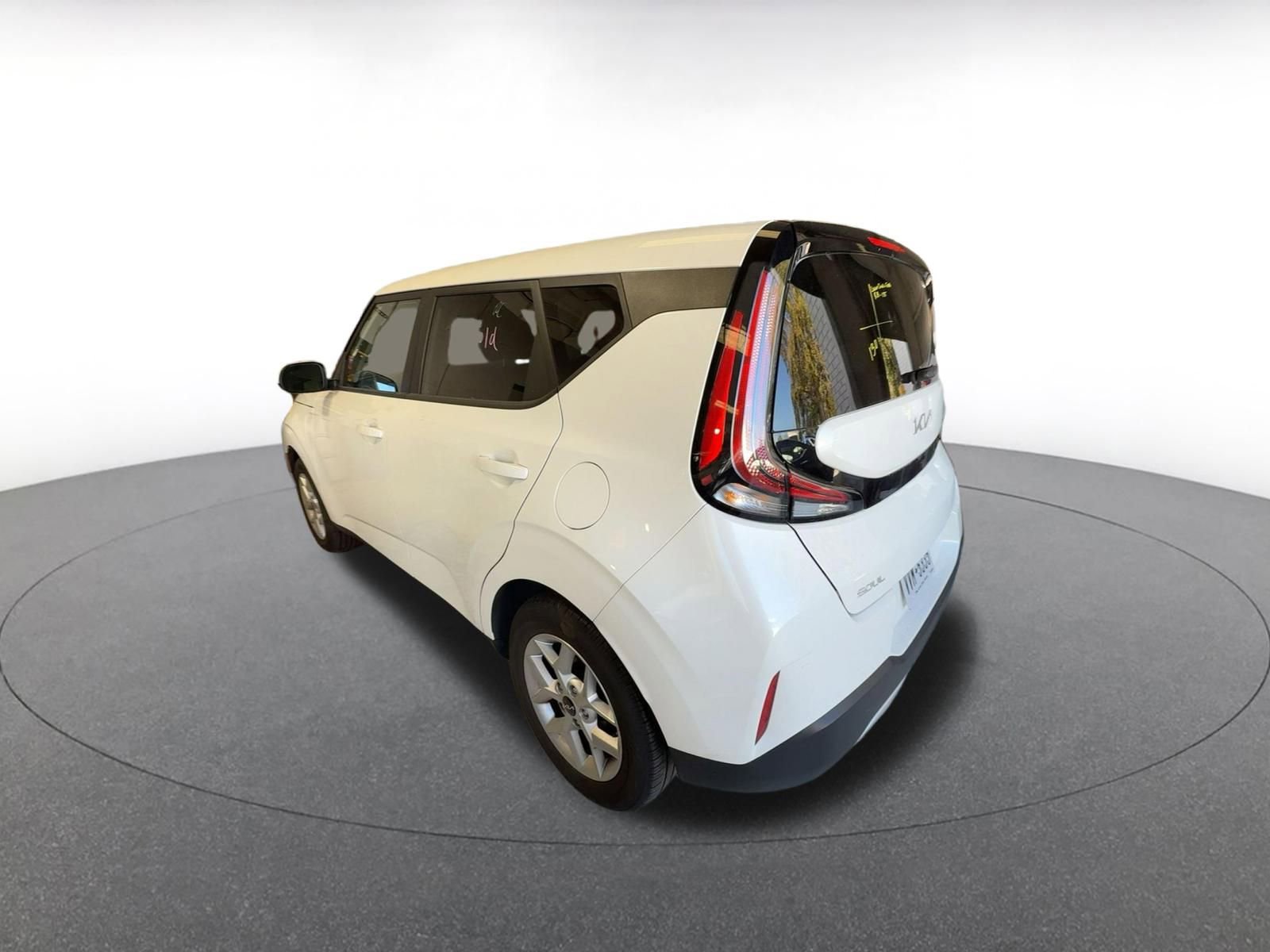 Used 2025 Kia Soul LX w/ LX Technology Package image 7