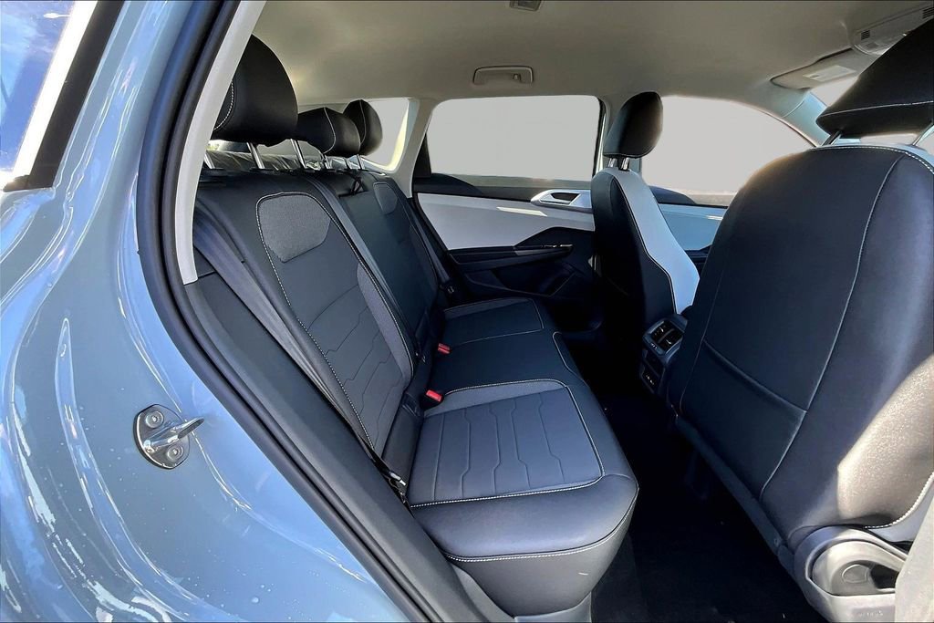 New 2026 Volkswagen Taos SE image 23