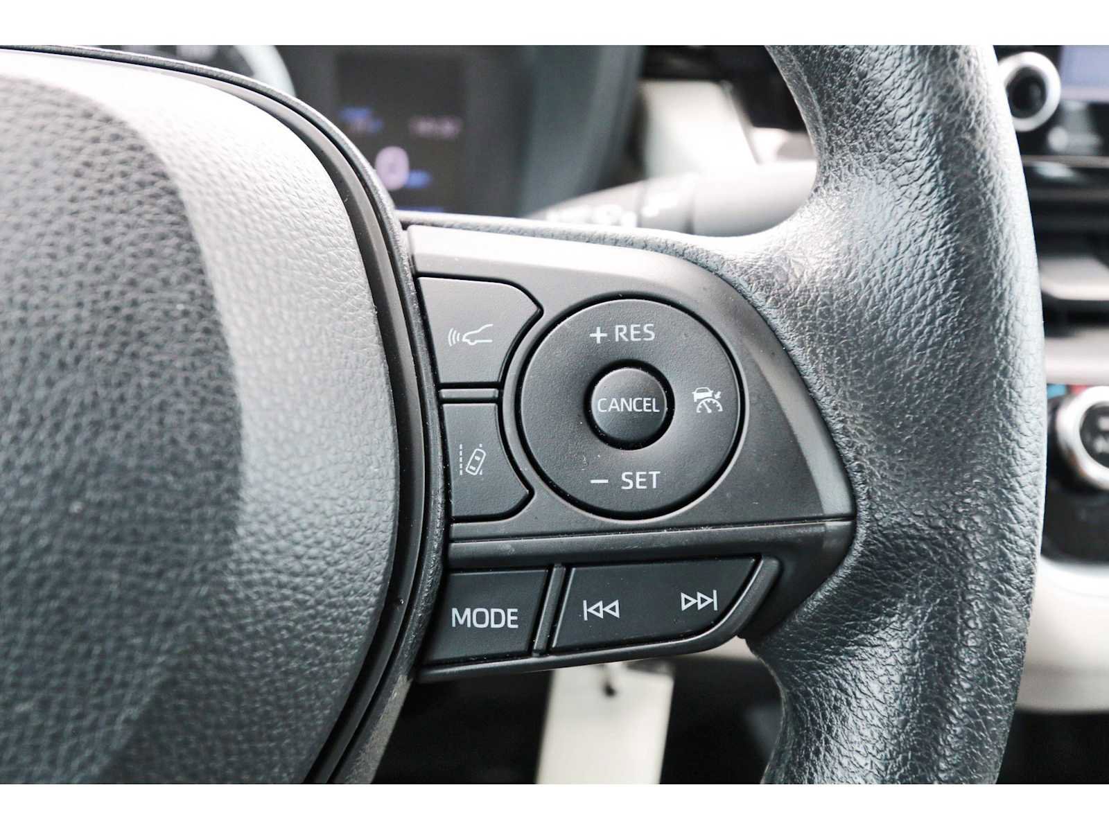 Used 2021 Toyota Corolla LE FWD image 16