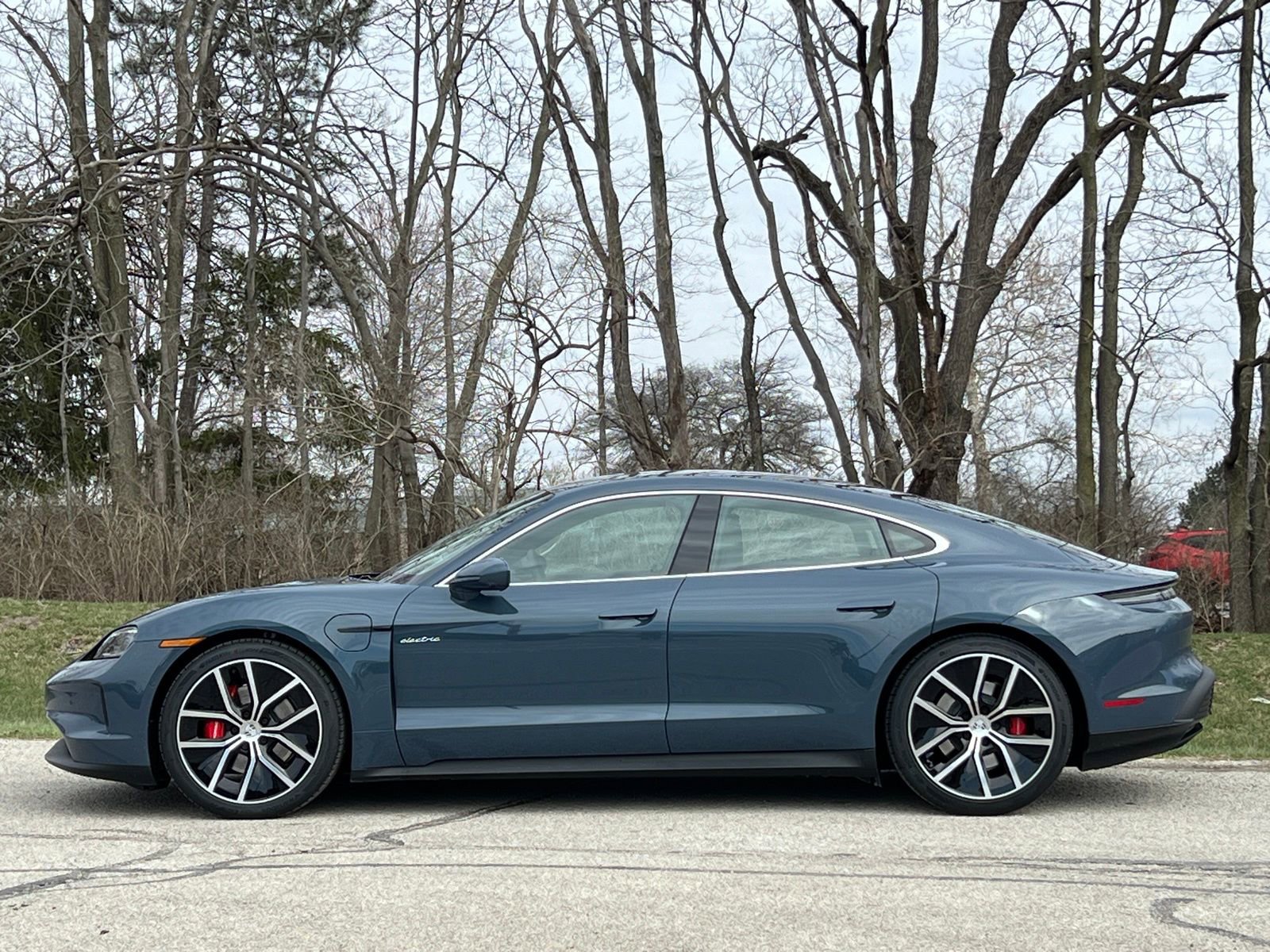 New 2026 Porsche Taycan 4S image 2