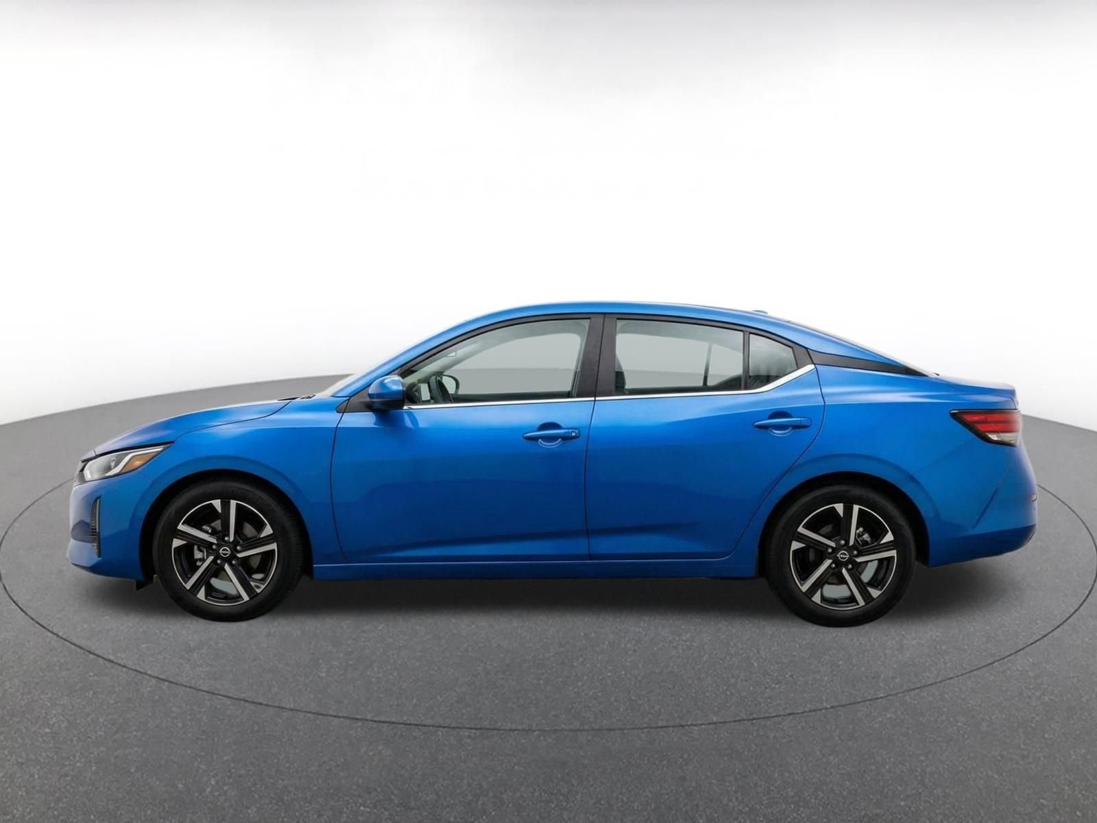 Used 2025 Nissan Sentra SV FWD image 4