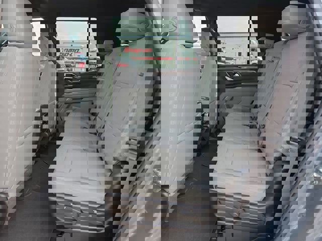 Used 2022 GMC Yukon SLE image 13