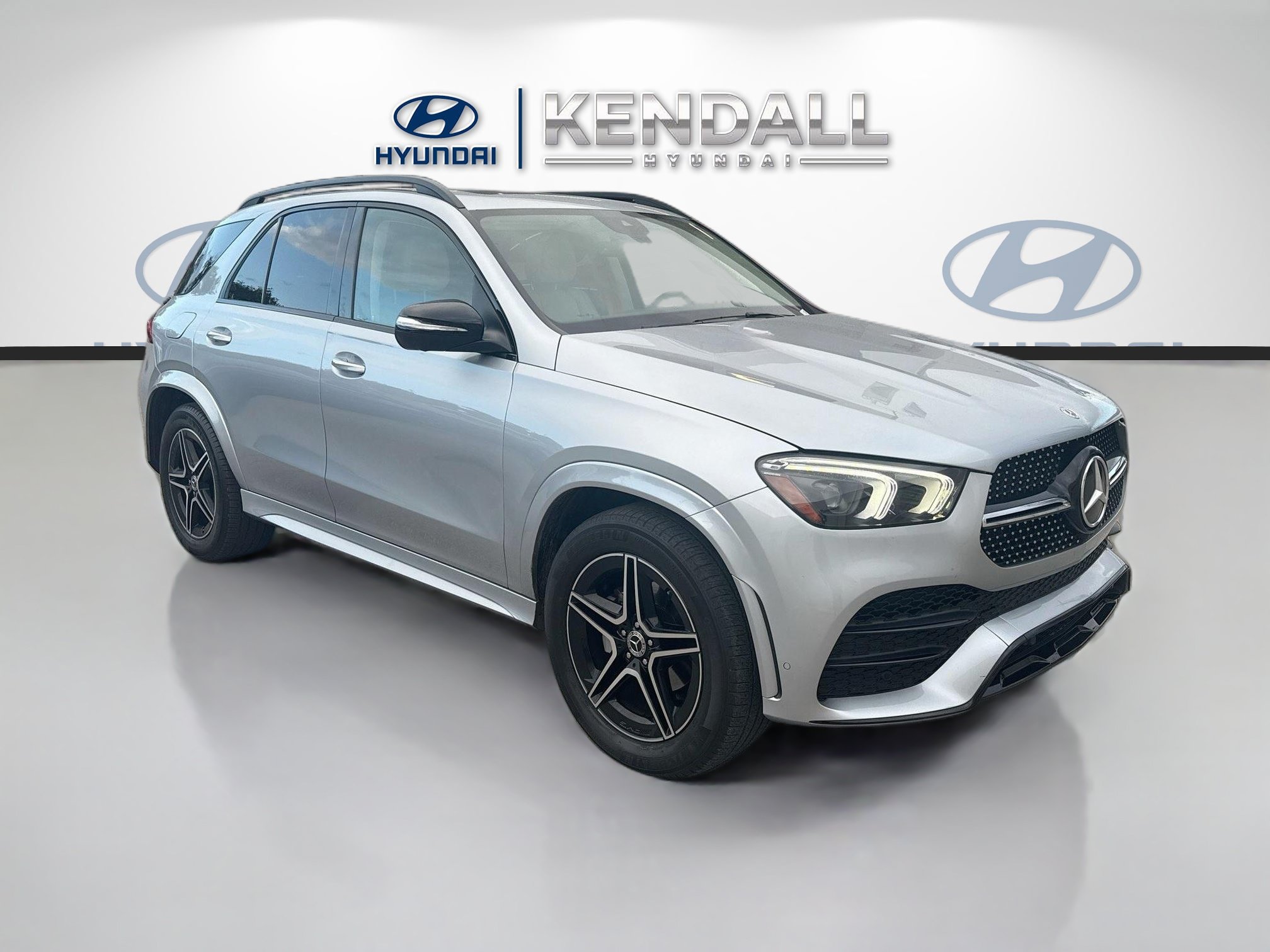 Used 2023 Mercedes-Benz GLE 350 w/ AMG Line Exterior image 1
