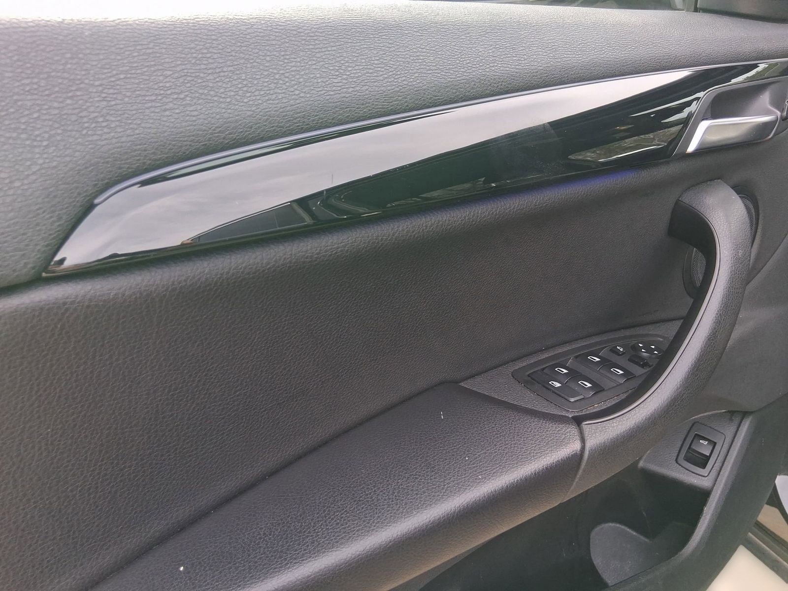 Used 2018 BMW X2 sDrive28i w/ Convenience Package image 12