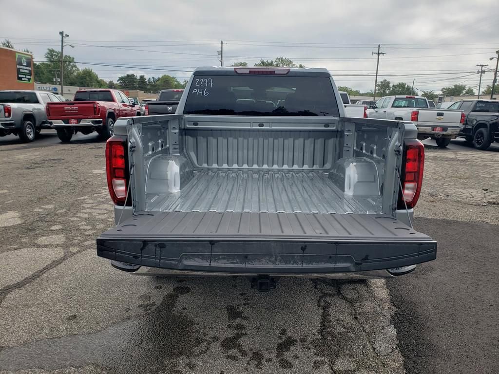 New 2026 GMC Sierra 1500 SLE image 6