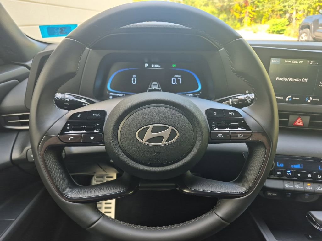 Used 2025 Hyundai Elantra Sport image 16