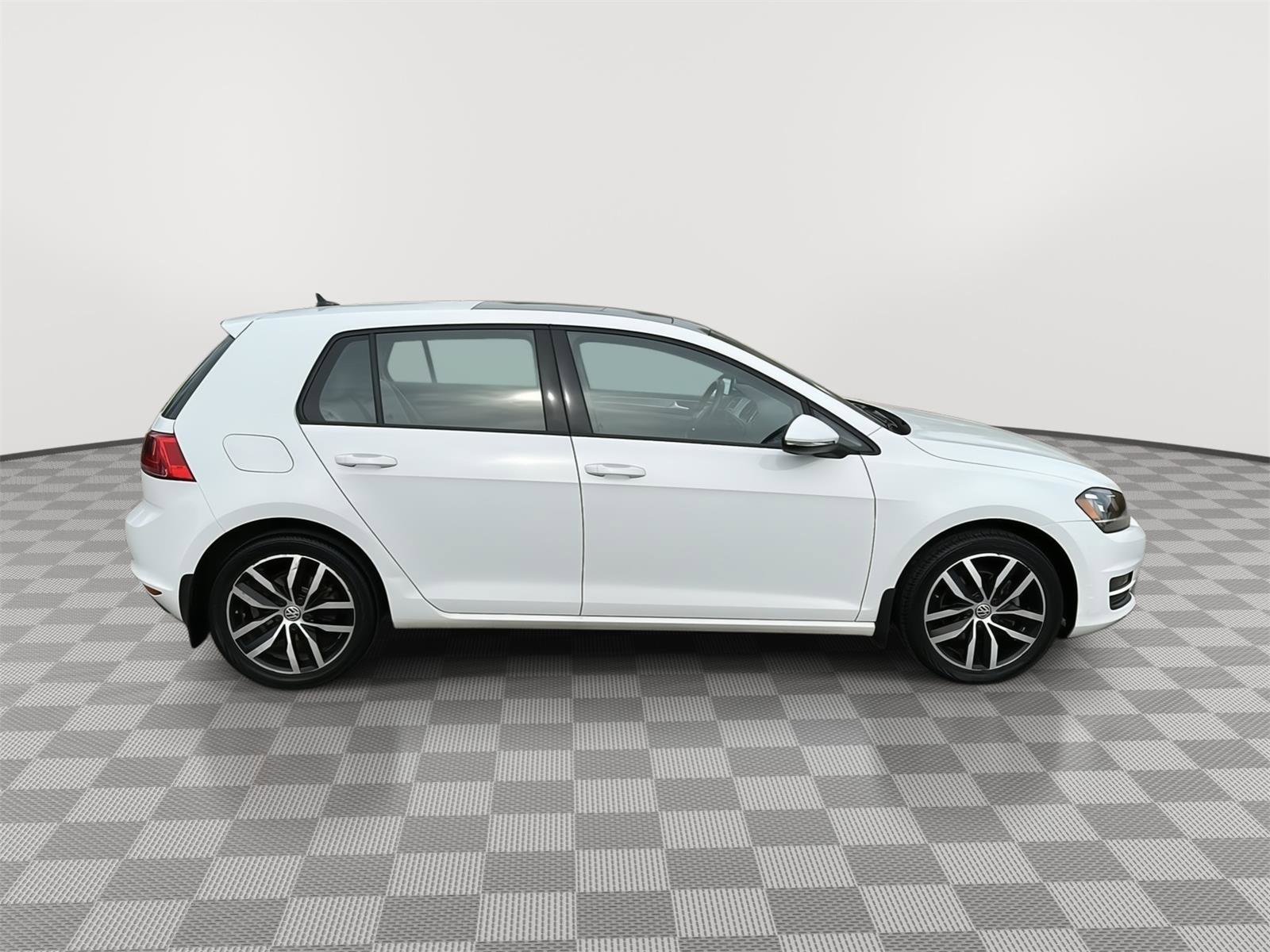 Used 2015 Volkswagen Golf SE FWD image 4