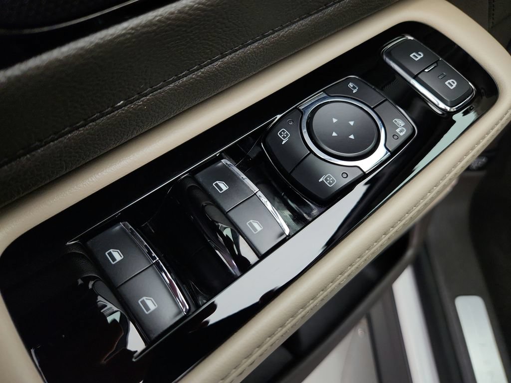 Used 2023 Lincoln Aviator AWD w/ Premium Package image 21