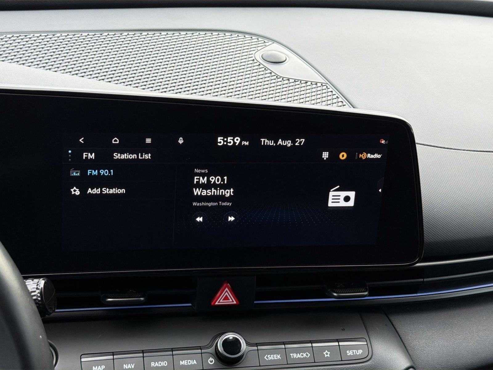 Used 2025 Hyundai Elantra SEL FWD image 18
