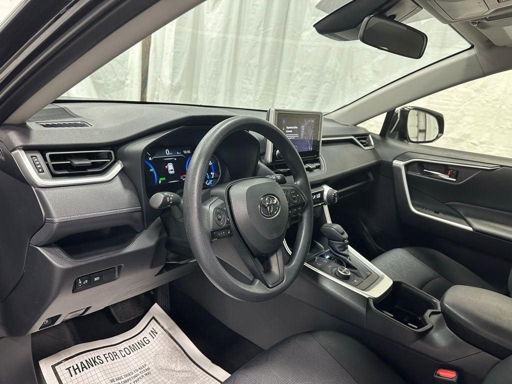 Used 2025 Toyota RAV4 XLE image 15