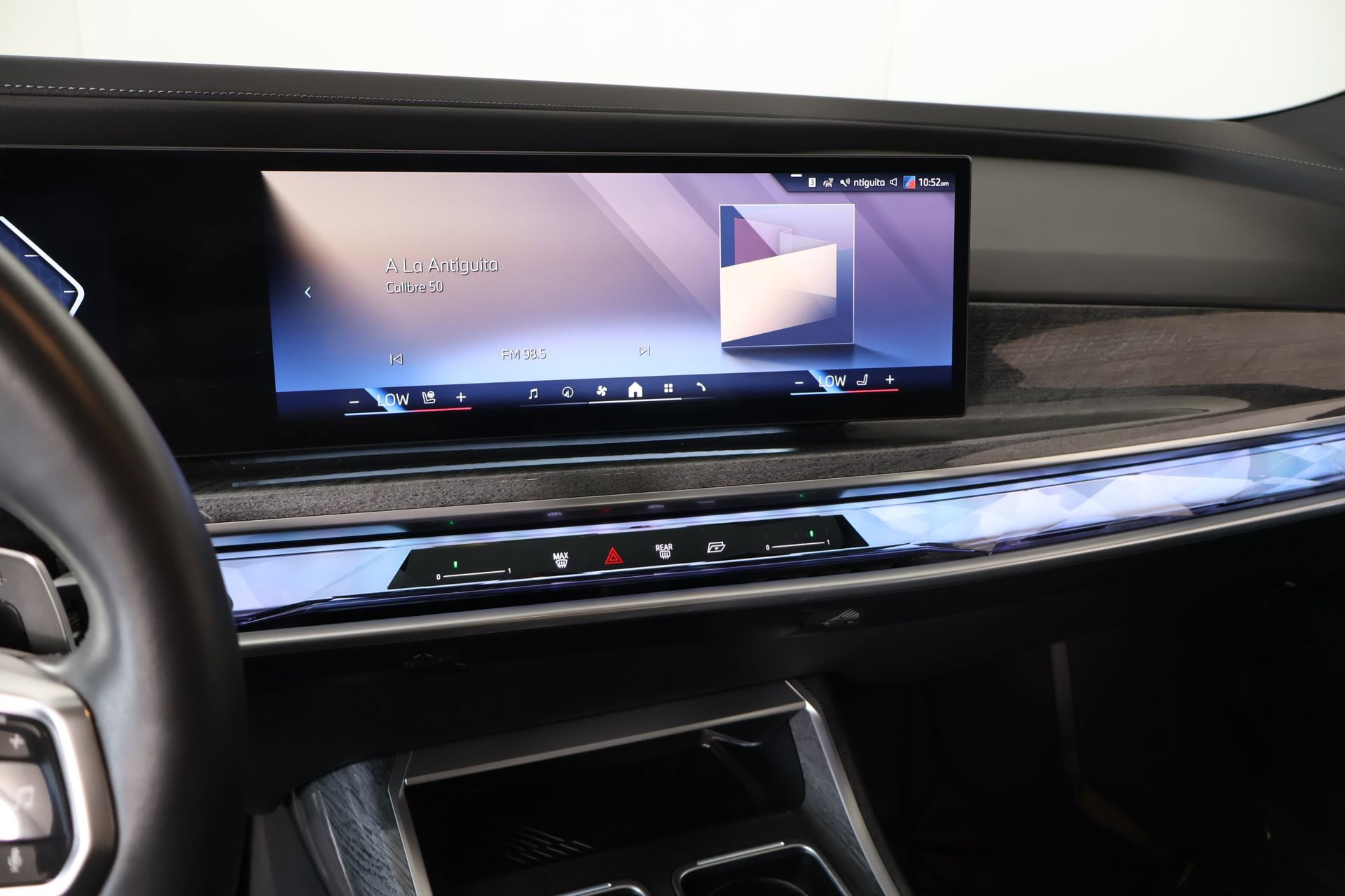 Certified 2023 BMW 740i RWD image 5