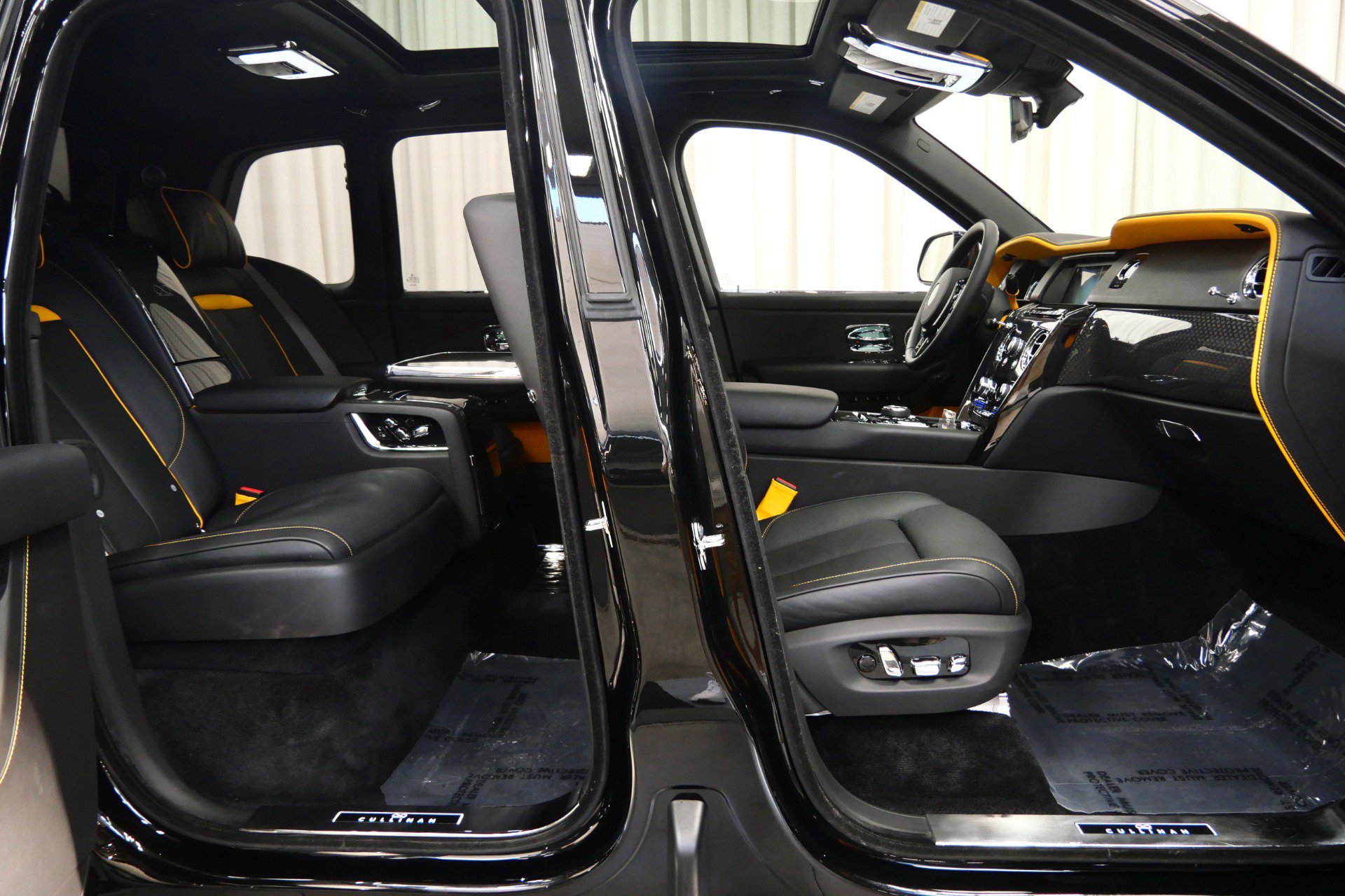Used 2023 Rolls-Royce Cullinan Black Badge w/ Driver's Package AWD/4WD image 41