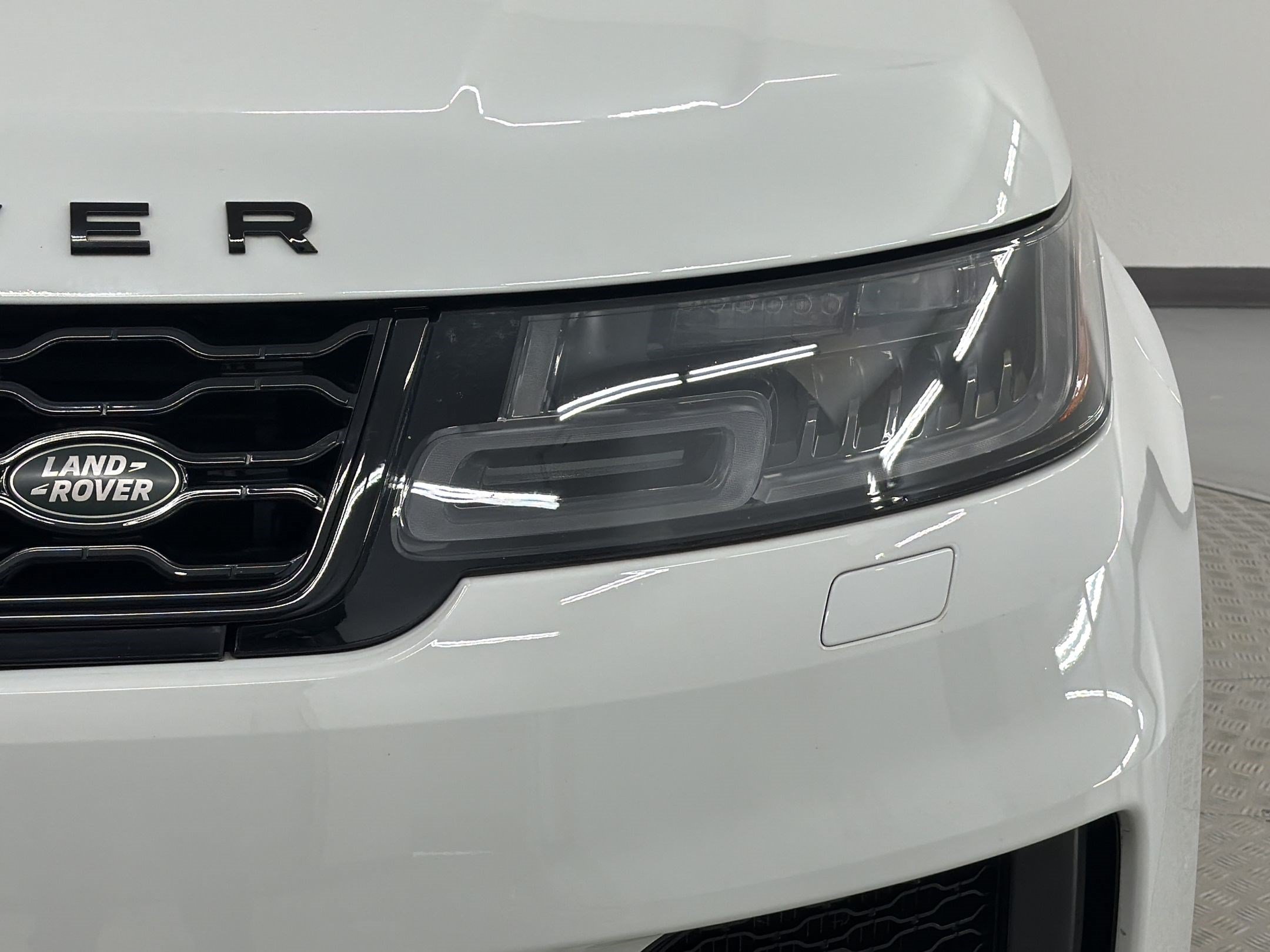 Used 2020 Land Rover Range Rover Sport SE AWD/4WD image 12