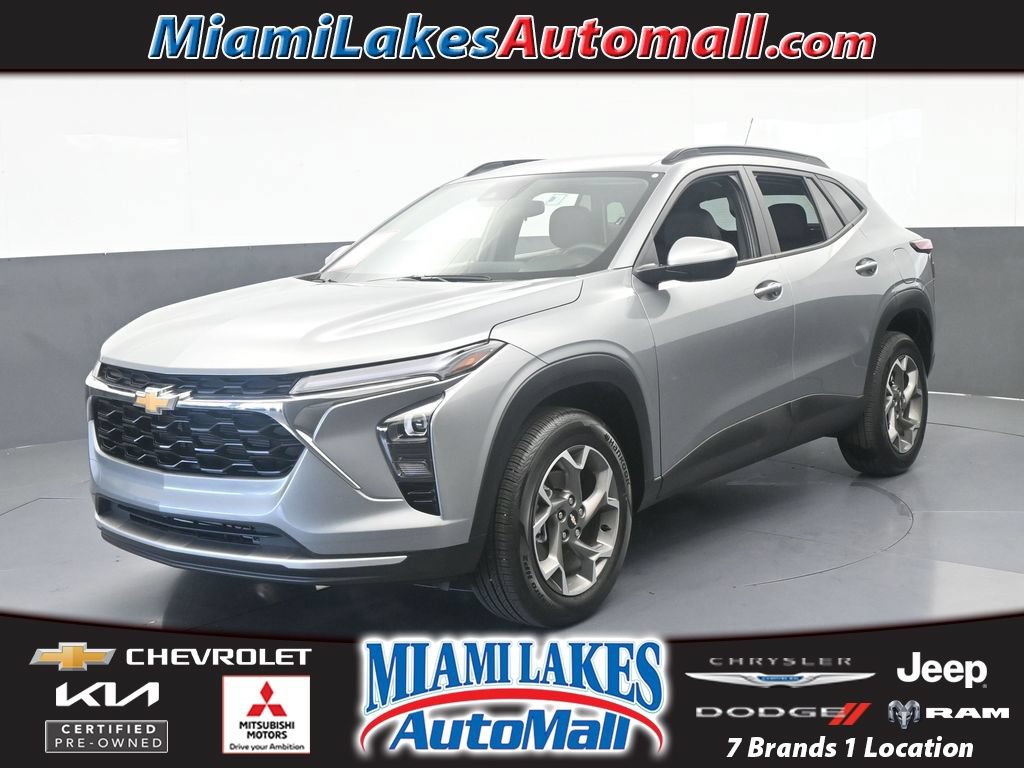 Used 2025 Chevrolet Trax LT w/ Driver Confidence Package