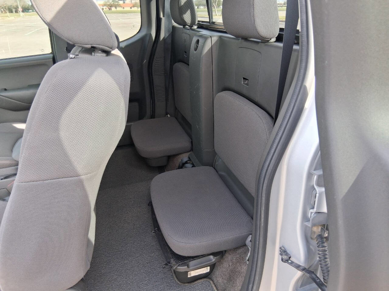 Used 2010 Nissan Frontier SE w/ Power Pkg image 14