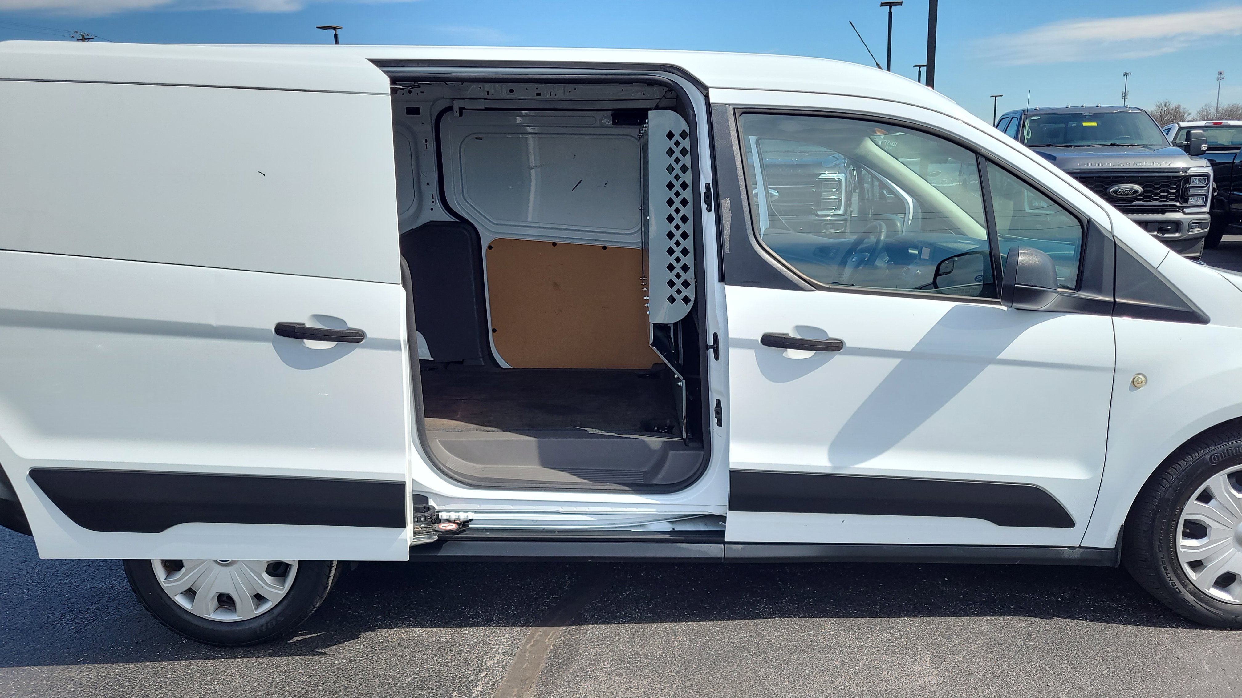 Used 2019 Ford Transit Connect XL image 19
