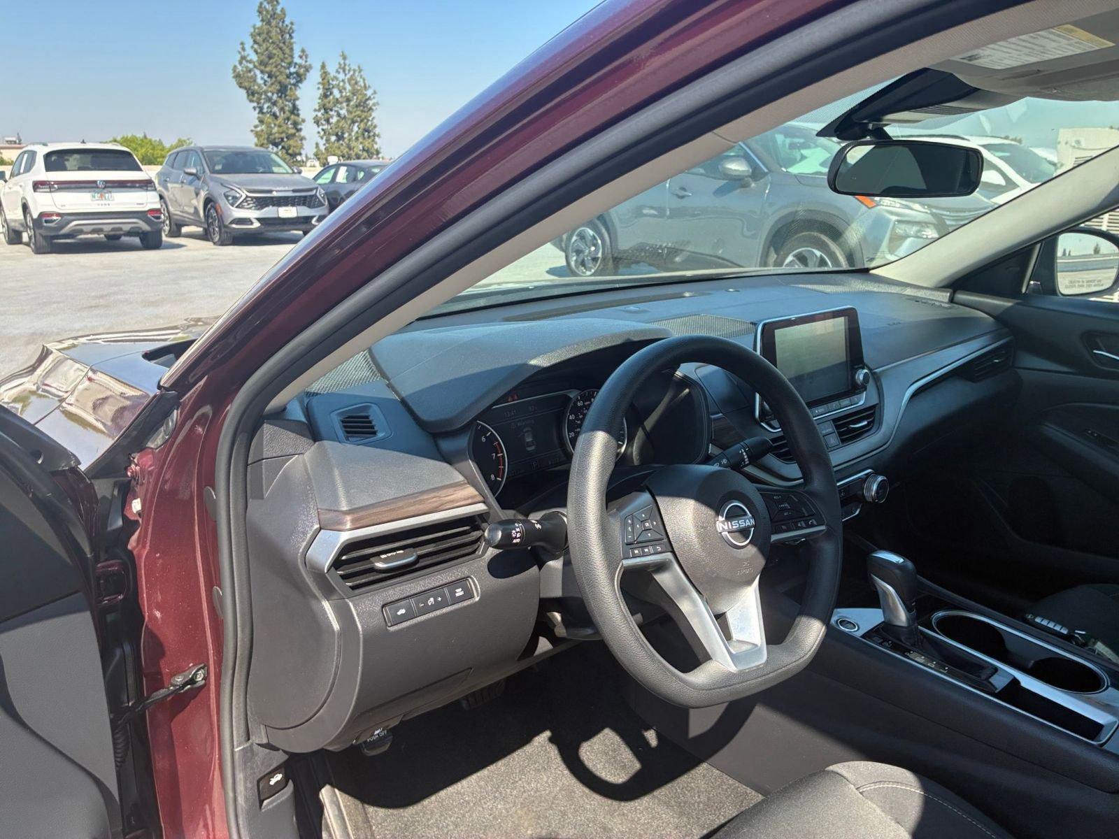 Used 2024 Nissan Altima 2.5 SV FWD image 34