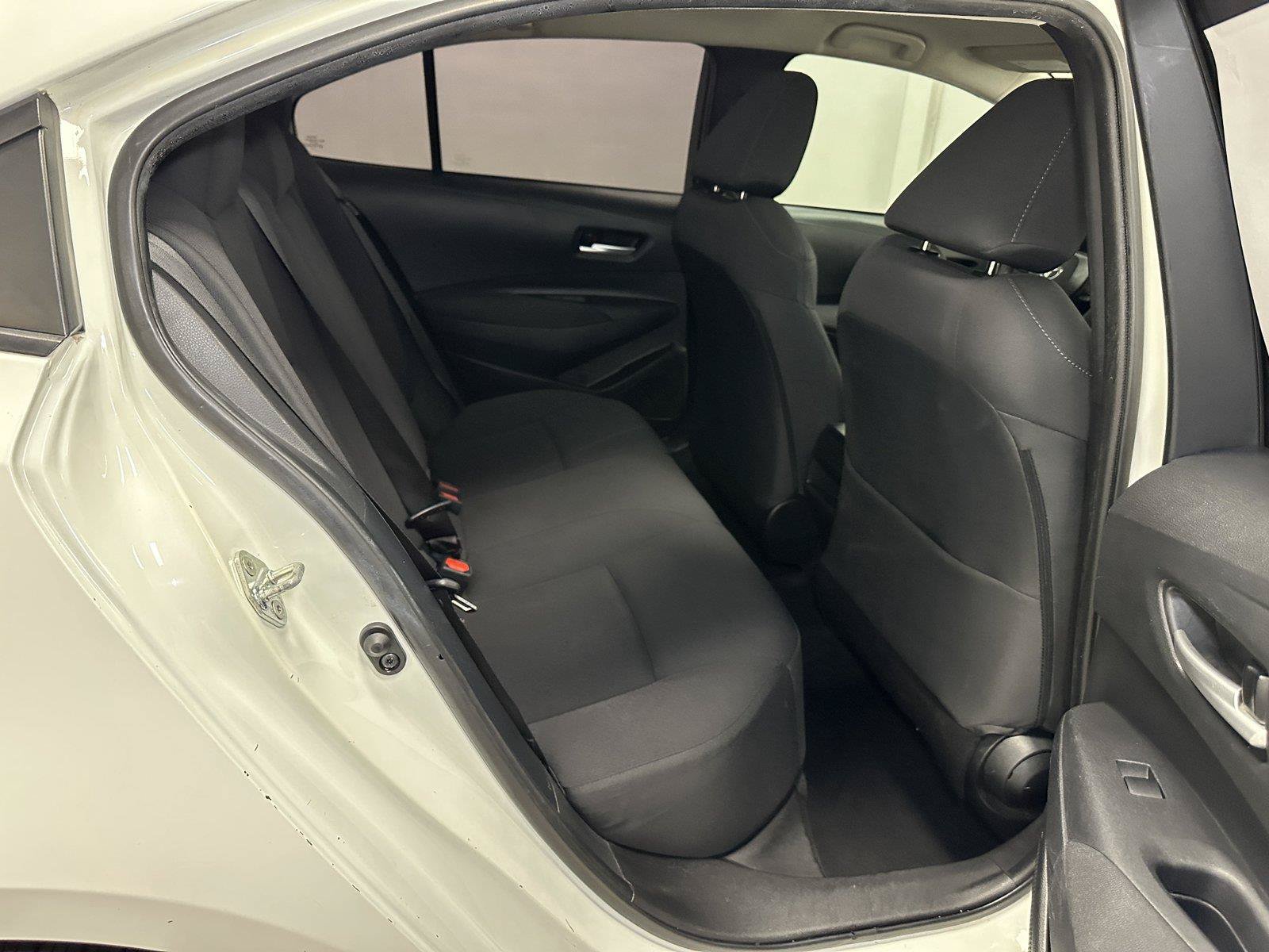 Used 2021 Toyota Corolla LE FWD image 35