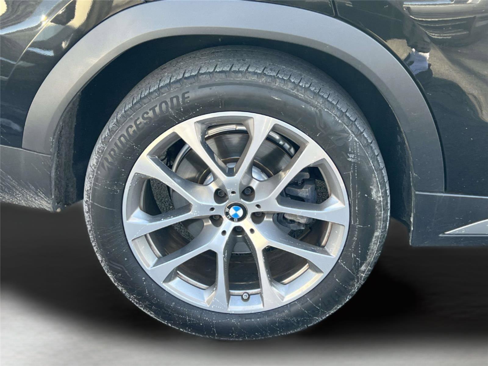 Used 2022 BMW X6 xDrive40i w/ Executive Package image 8