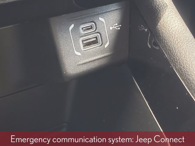 Used 2024 Jeep Compass Limited w/ Sun and Sound Group AWD/4WD image 28