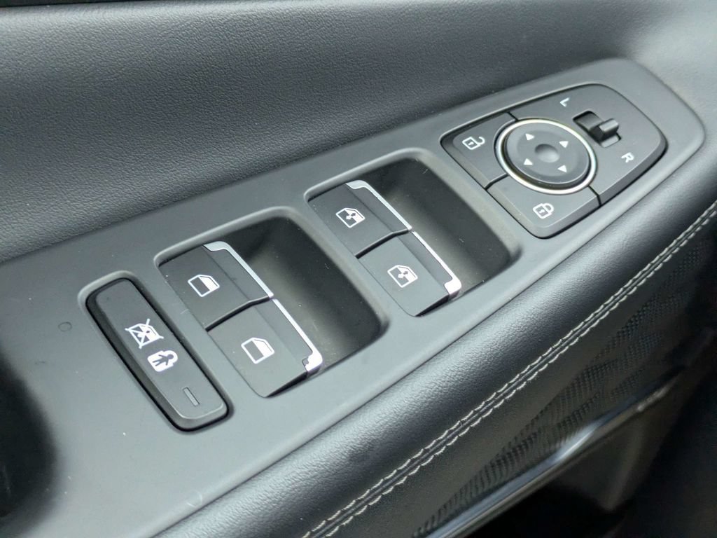 Used 2020 Hyundai Santa Fe Limited AWD/4WD image 25