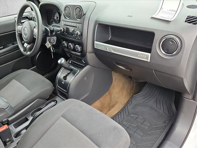 Used 2017 Jeep Compass Sport w/ Power Value Group image 19