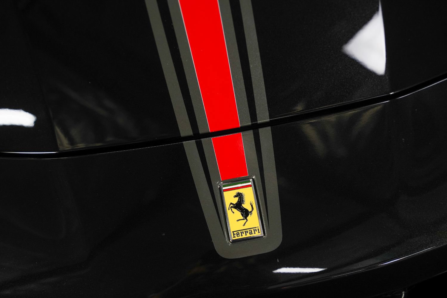 Used 2017 Ferrari 488 GTB RWD image 13