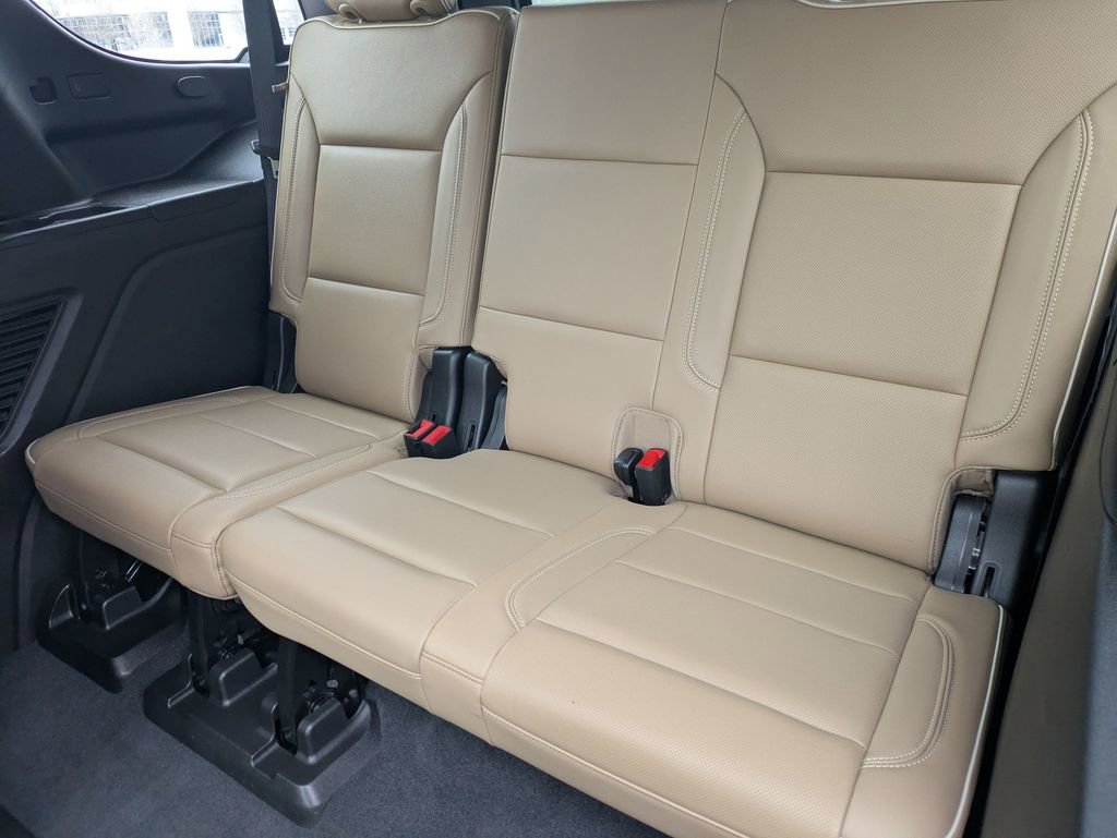 Used 2021 Chevrolet Tahoe Premier w/ Premium Package image 18