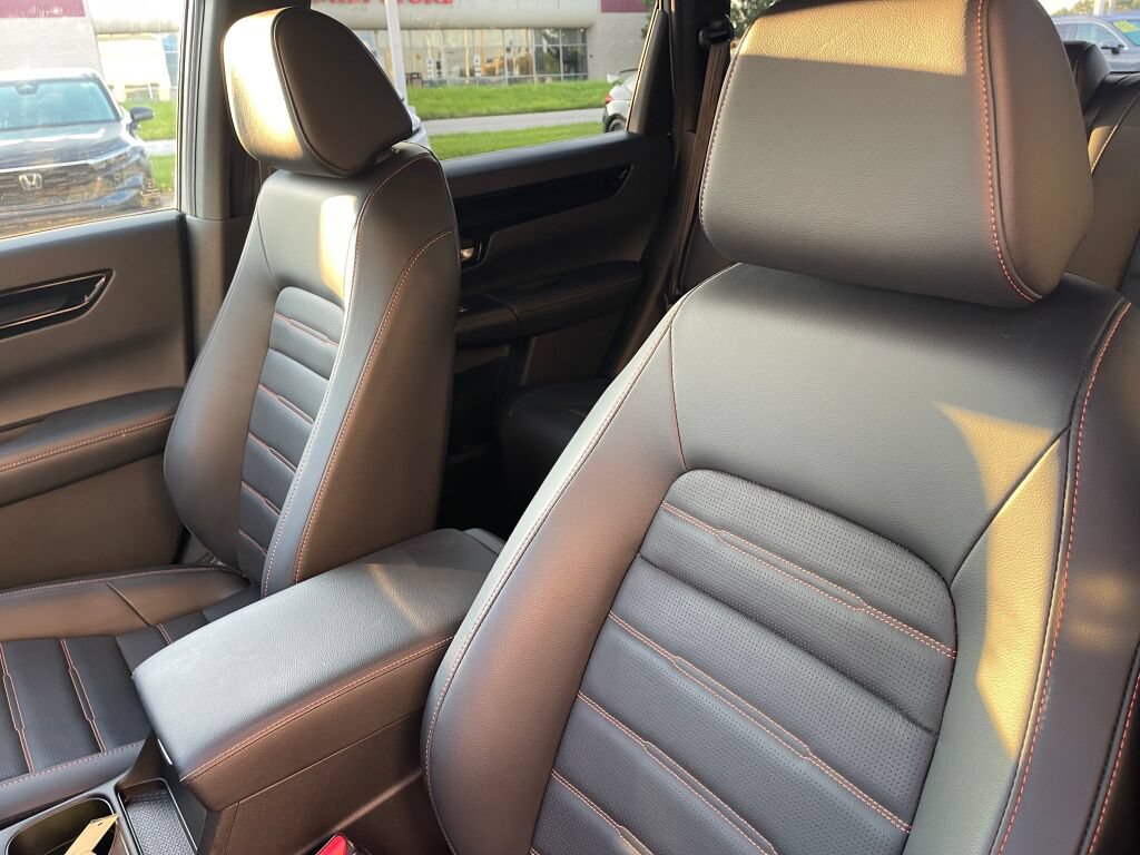 Used 2023 Honda CR-V Sport Touring image 6
