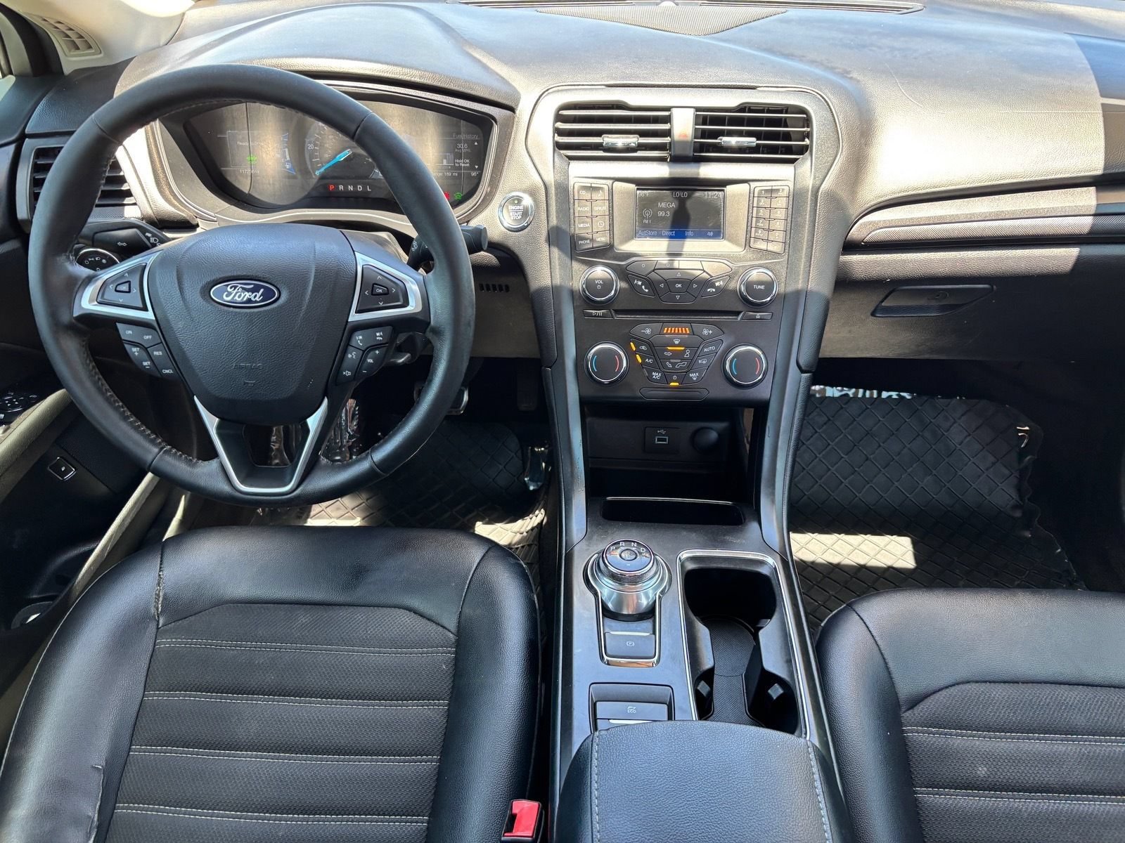 Used 2018 Ford Fusion SE w/ Equipment Group 601A FWD image 12