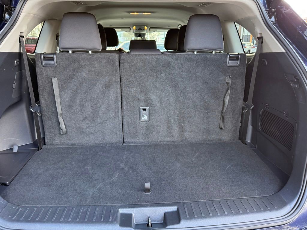 Certified 2025 Toyota Highlander LE image 9