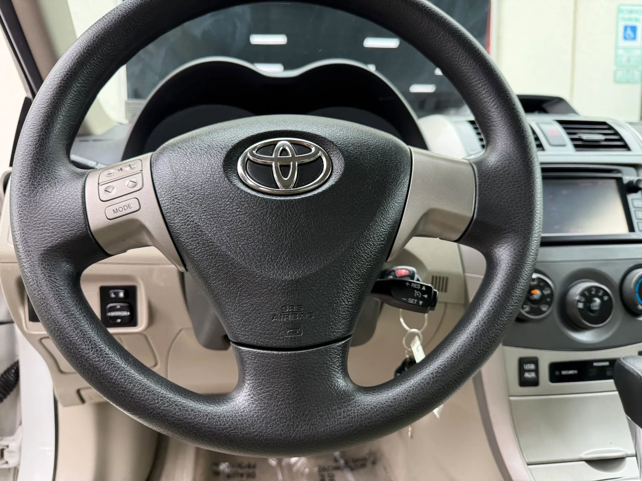 Used 2013 Toyota Corolla LE FWD image 26