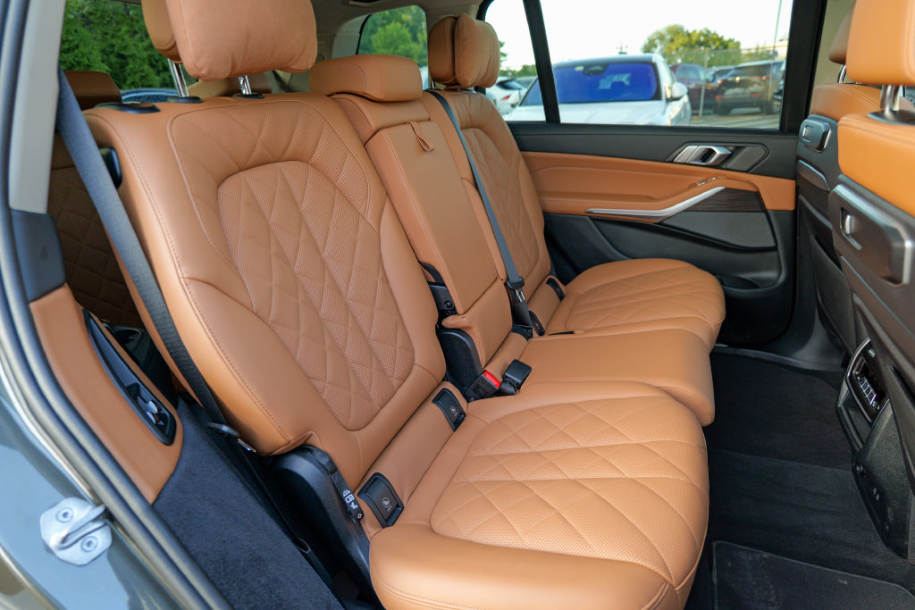 Used 2024 BMW X7 xDrive40i AWD/4WD image 34