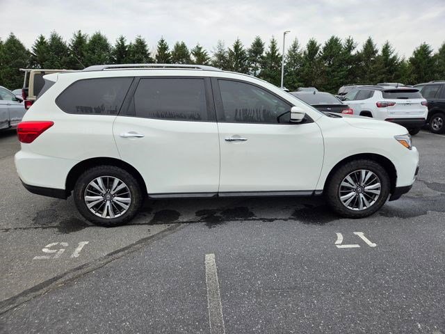 Used 2018 Nissan Pathfinder SV AWD/4WD image 19