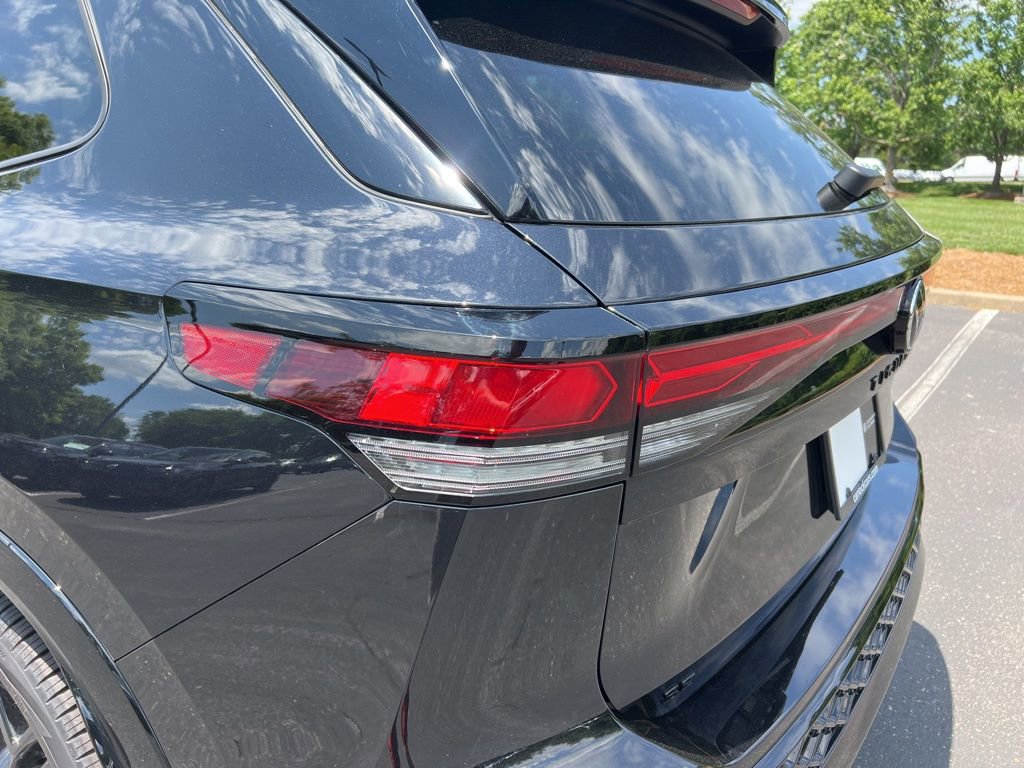 New 2026 Volkswagen Tiguan SE R-Line FWD image 12
