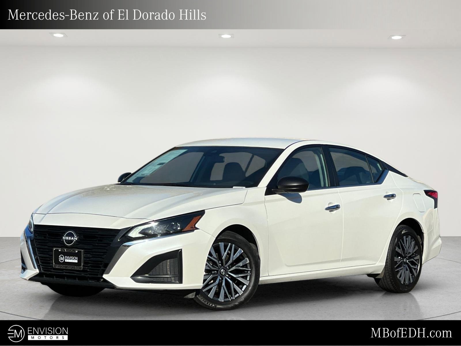 Used 2025 Nissan Altima 2.5 SV AWD/4WD image 1