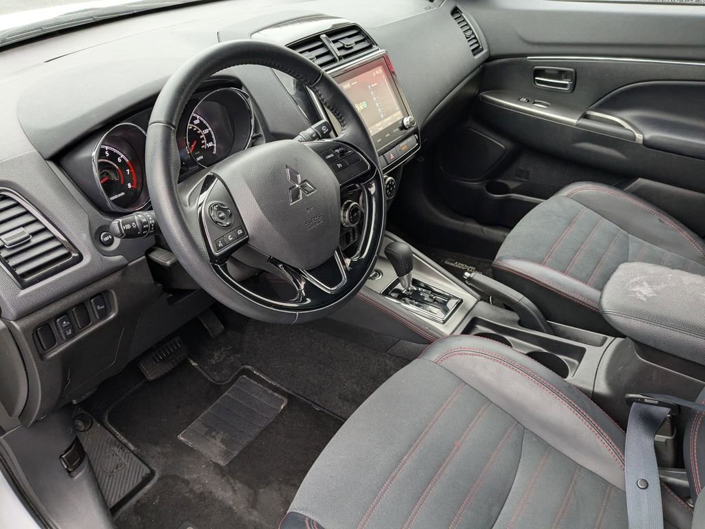 Used 2025 Mitsubishi Outlander Sport SE image 14