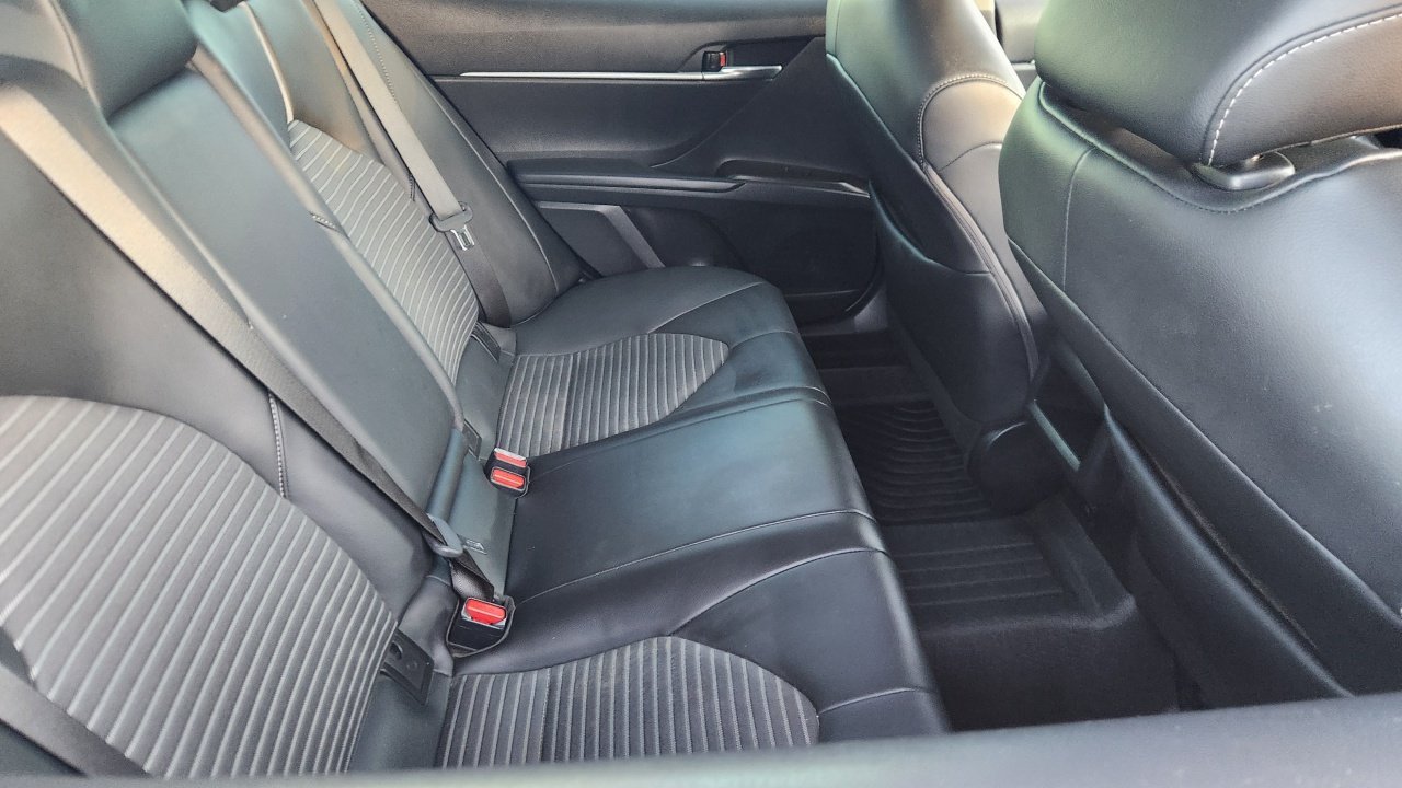 Used 2023 Toyota Camry SE FWD image 9