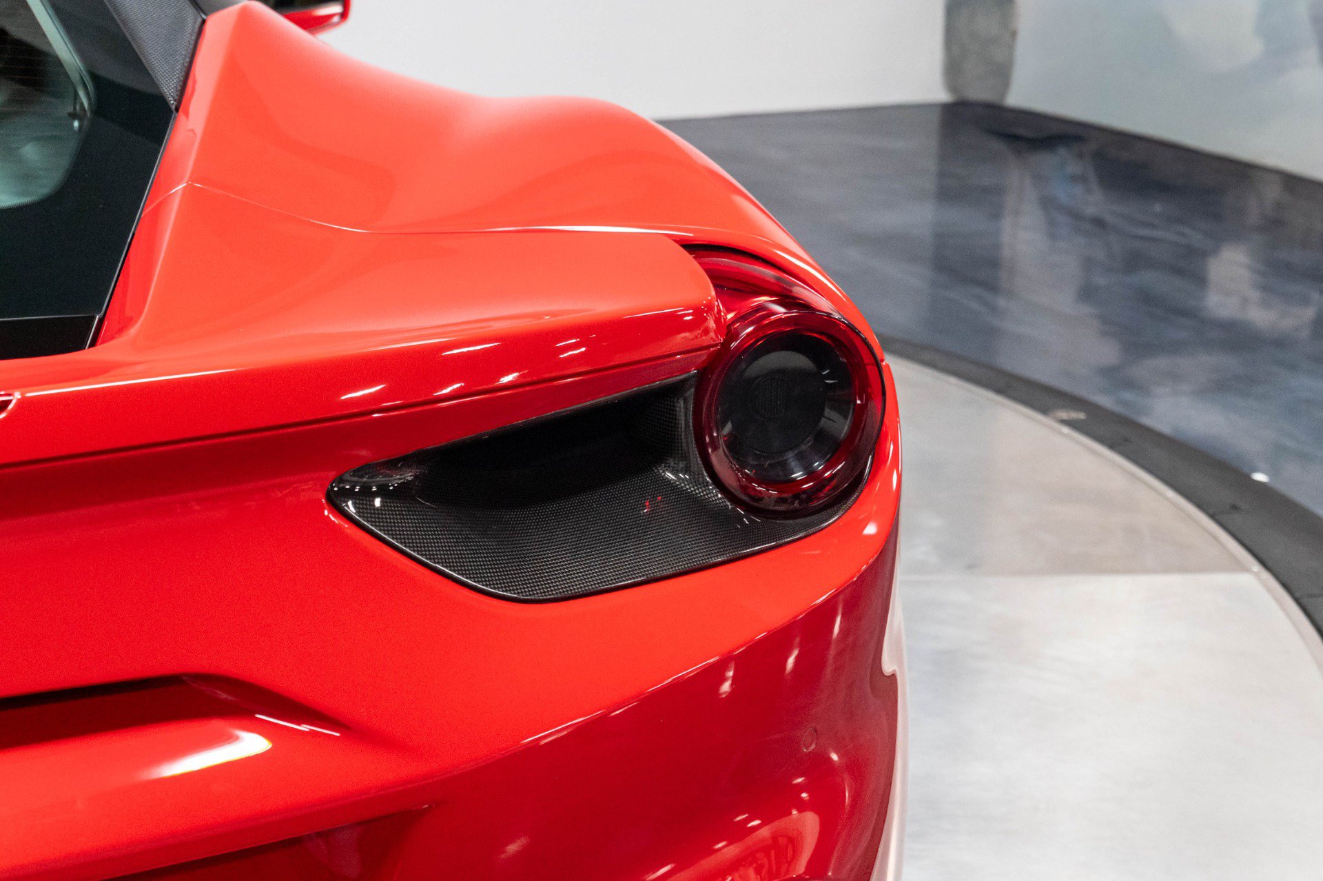 Used 2016 Ferrari 488 GTB RWD image 65