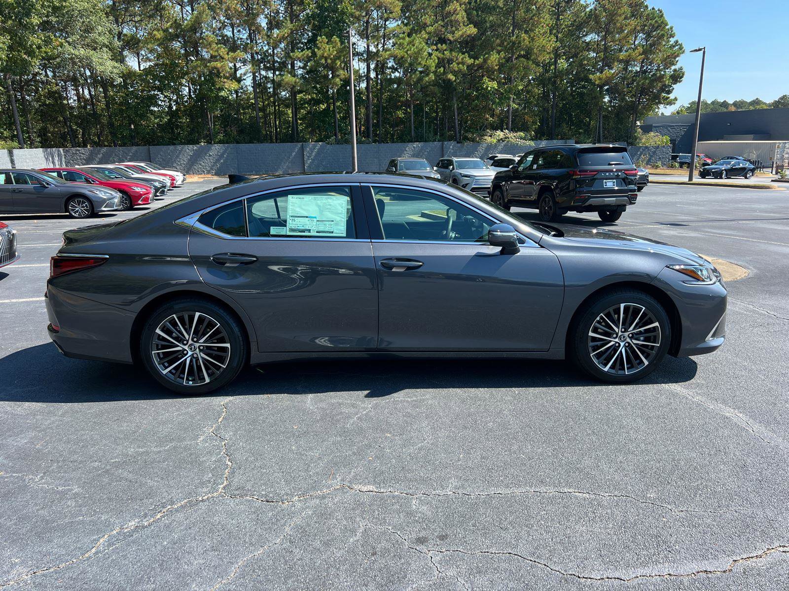 New 2025 Lexus ES 350 w/ Premium Package image 5