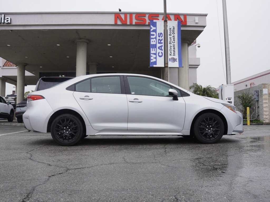 Used 2024 Toyota Corolla LE image 3