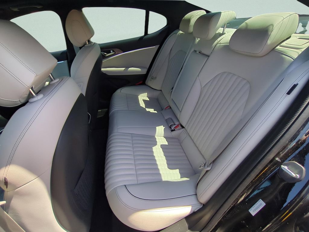 Used 2025 Genesis G70 3.3T Advanced image 16