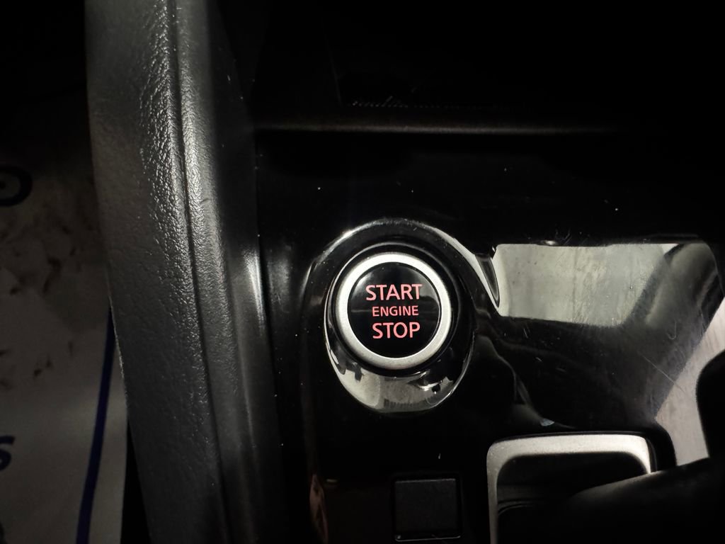 Used 2025 Nissan Versa SV image 36