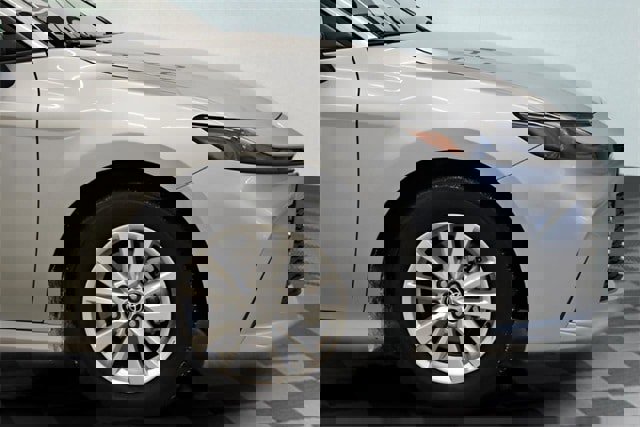 Used 2025 Toyota Camry image 13