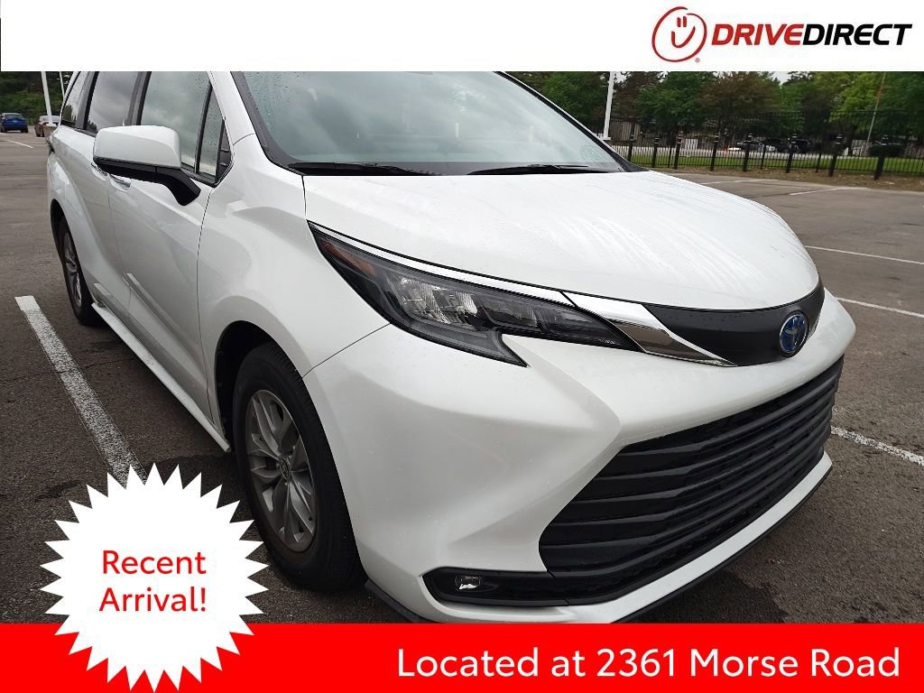 Used 2025 Toyota Sienna XLE