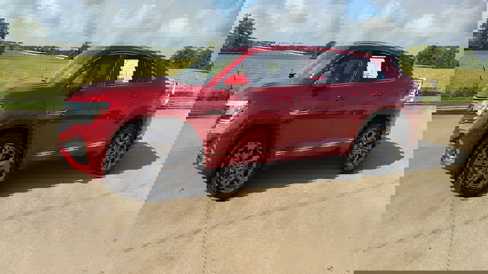 Used 2024 Volkswagen Atlas Cross Sport SEL R-Line image 4