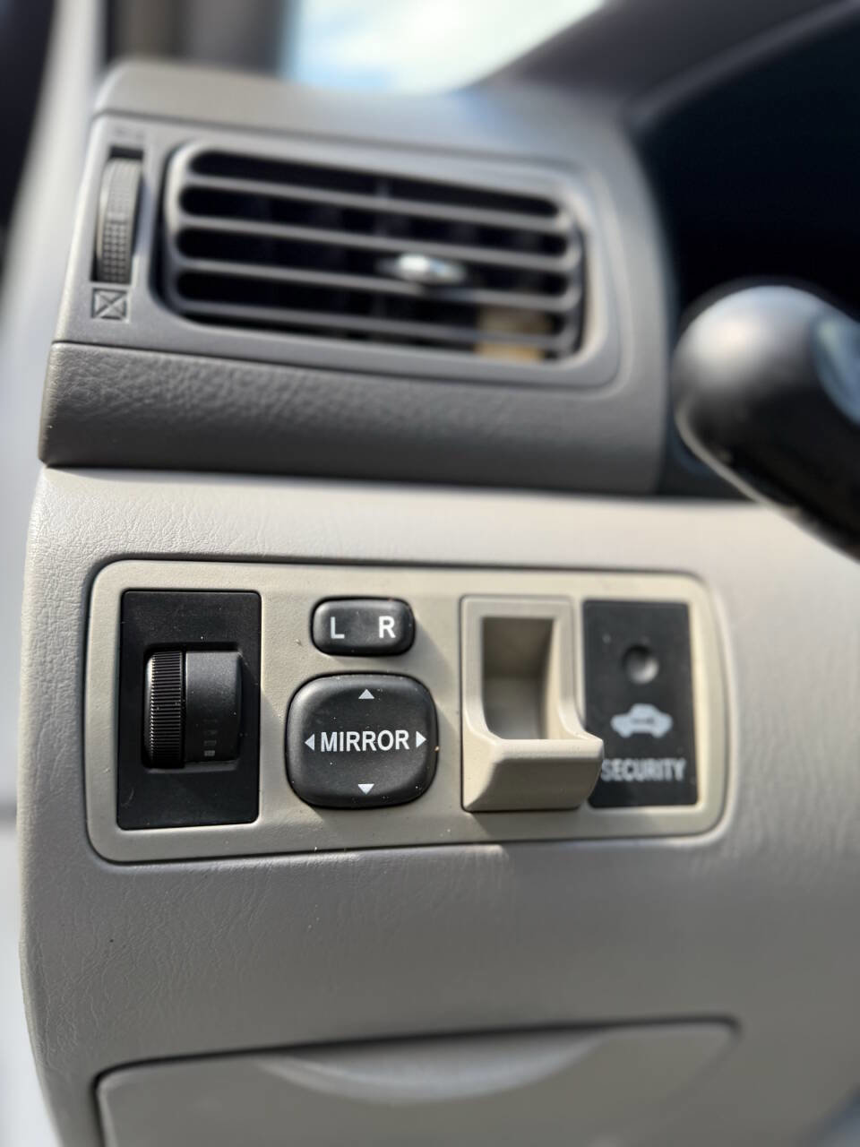 Used 2006 Toyota Corolla LE image 15