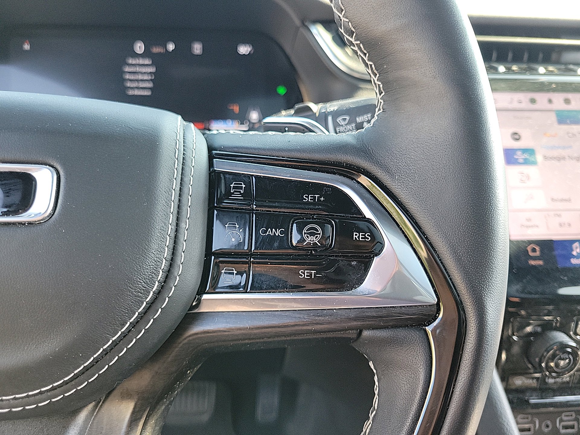 Used 2024 Jeep Grand Cherokee L Overland w/ Advanced Protech Group III image 20