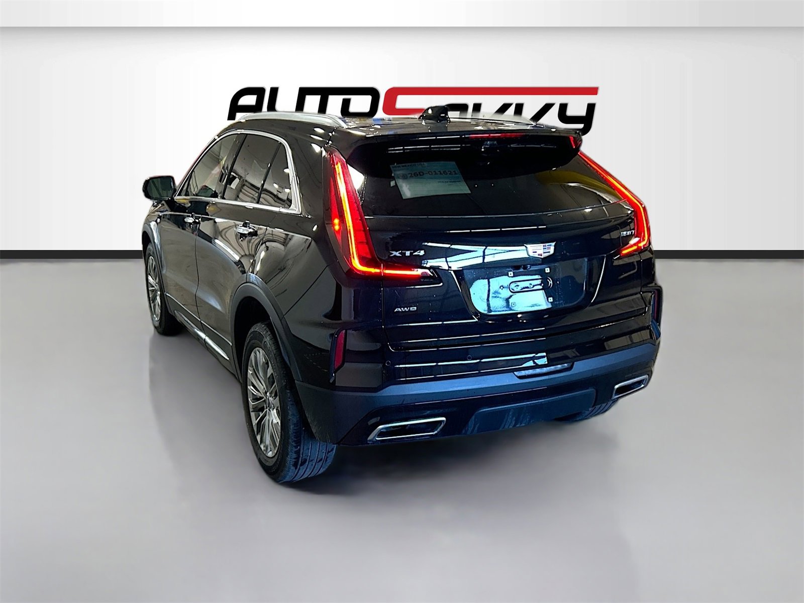Used 2024 Cadillac XT4 Premium Luxury w/ Technology Package image 5